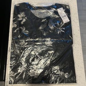 PS/ BASICS - SM scallop fit tee